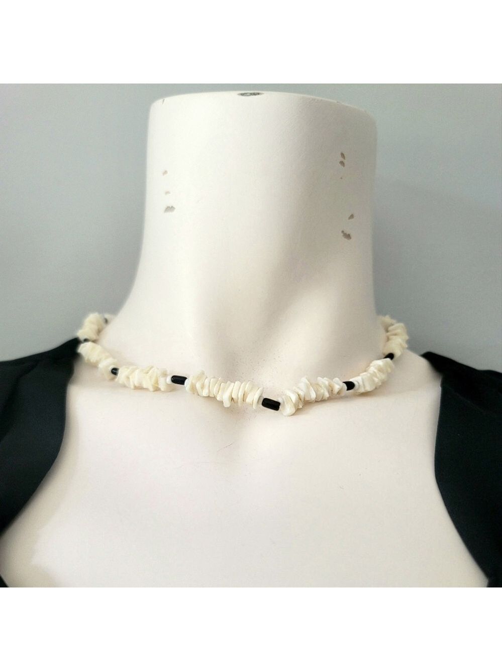 Fashion Handmade Puka Shell and Bead Choker Necklace 16"